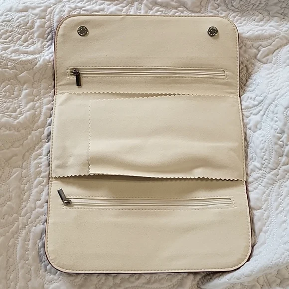 New! Jewelry travel case, red color NWOT - Picture 2 of 6